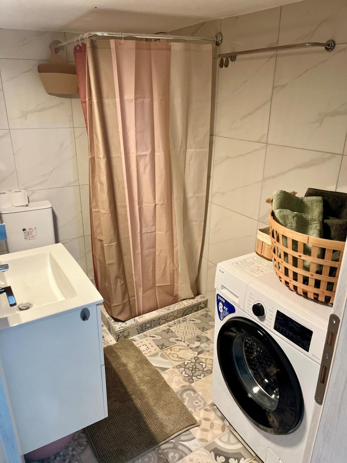 2bdr Cozy - Near Waterfront And Metro *